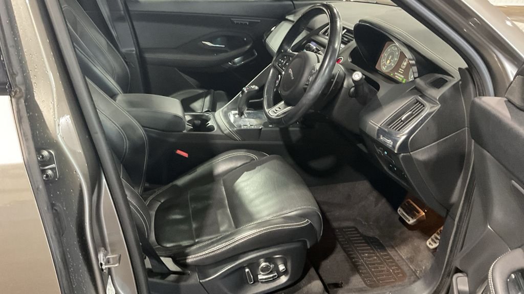 Used Jaguar E-Pace 2018 for sale - 76582850: Photo 5