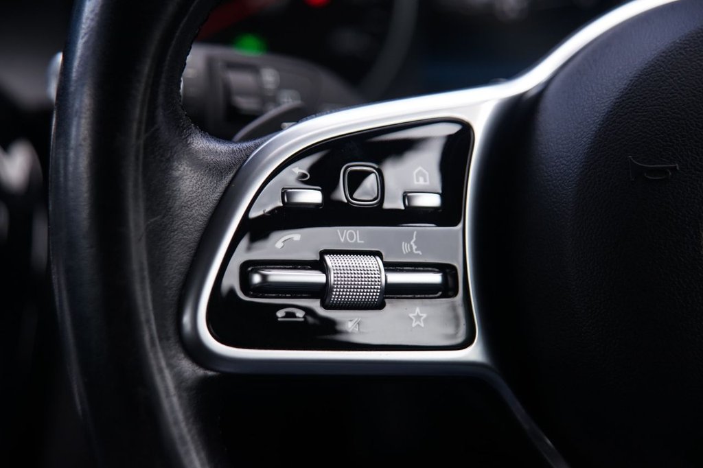 Used Mercedes-Benz GLC 2019 for sale - 76604529: Photo 11