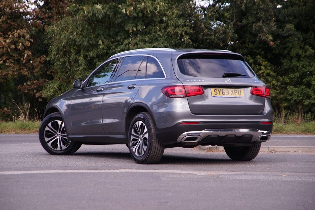 Used Mercedes-Benz GLC 2019 for sale - 76604529: Photo 2