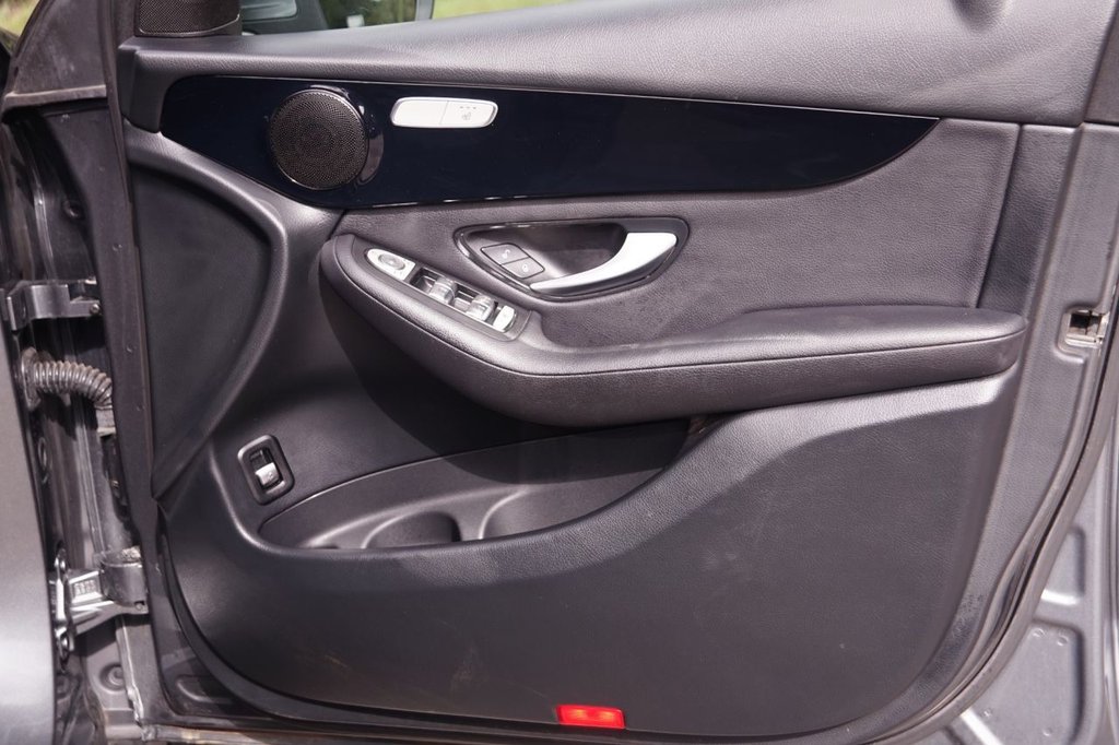 Used Mercedes-Benz GLC 2019 for sale - 76604529: Photo 27