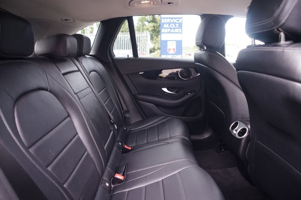 Used Mercedes-Benz GLC 2019 for sale - 76604529: Photo 29
