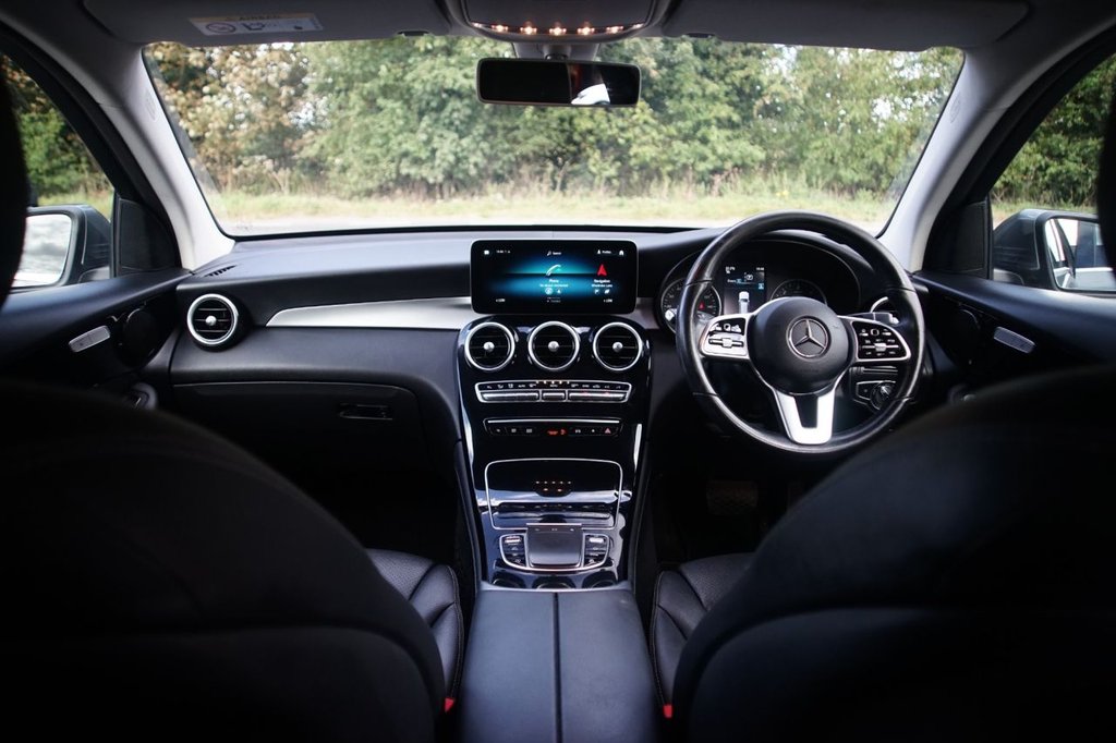 Used Mercedes-Benz GLC 2019 for sale - 76604529: Photo 3