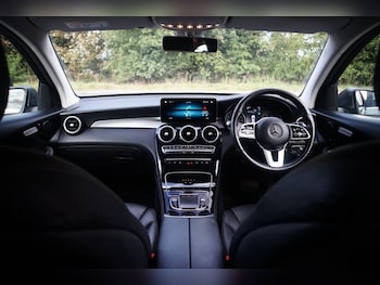 Used Mercedes-Benz GLC 2019 for sale - 76604529: Photo