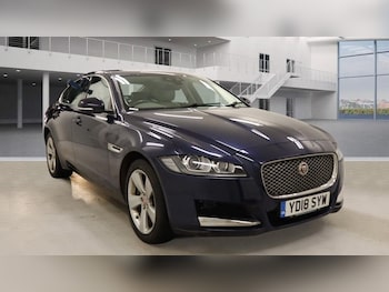 Used Jaguar XF 2018 for sale - 77302779: Photo