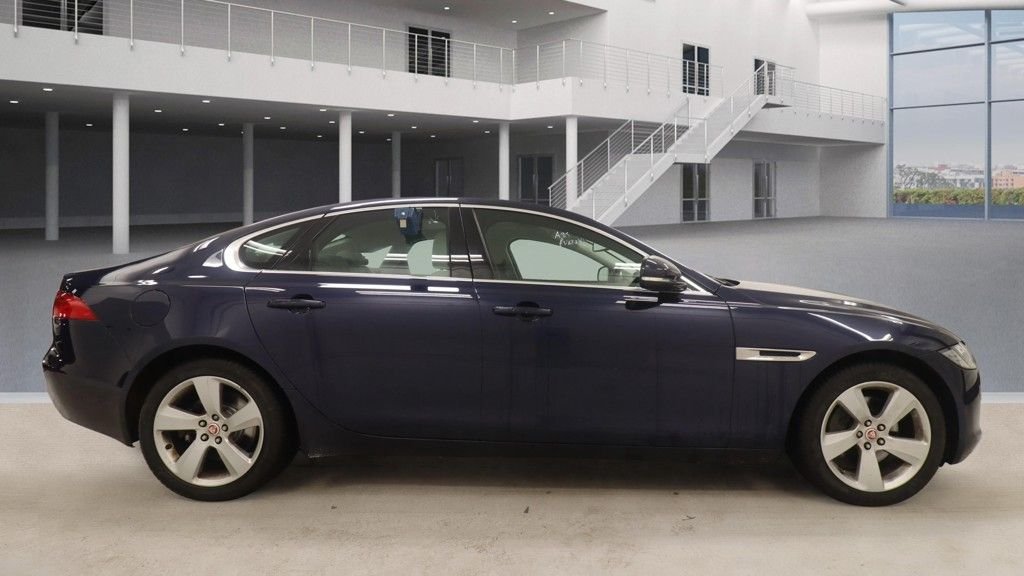 Used Jaguar XF 2018 for sale - 77302779: Photo 5
