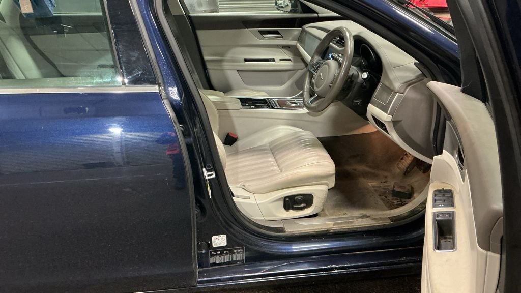 Used Jaguar XF 2018 for sale - 77302779: Photo 7