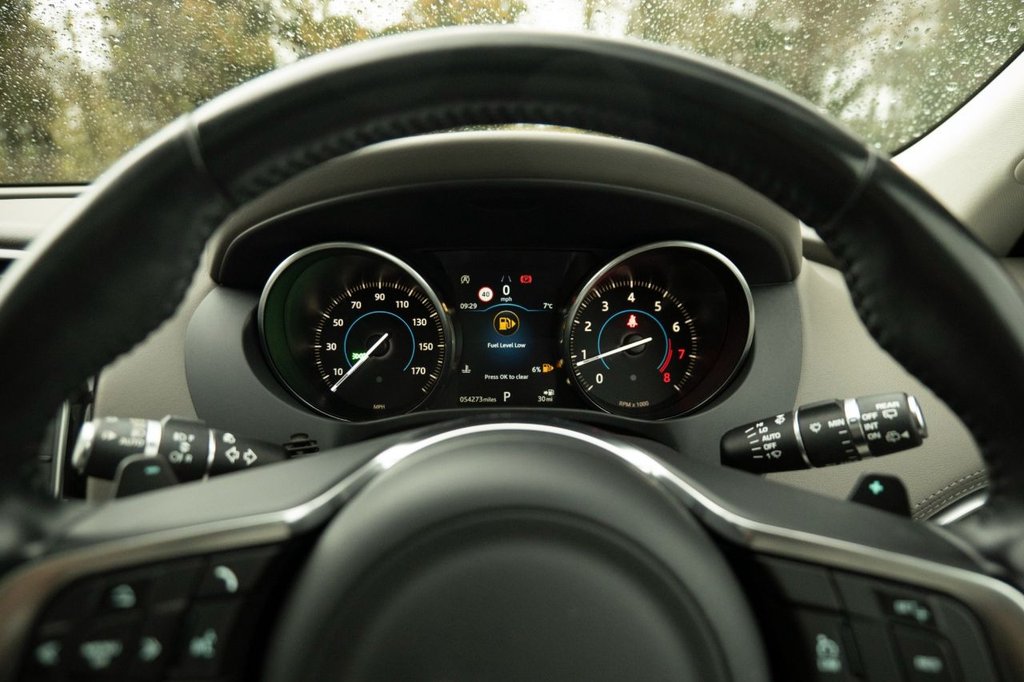 Used Jaguar F-Pace 2017 for sale - 76430089: Photo 11