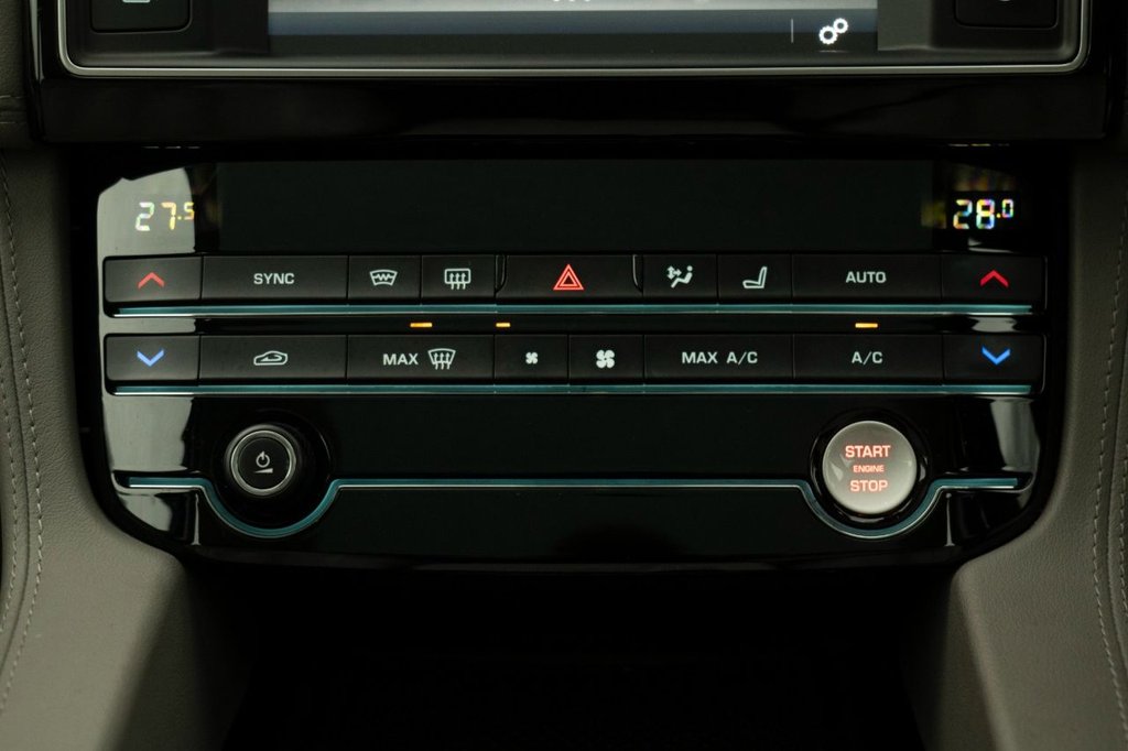 Used Jaguar F-Pace 2017 for sale - 76430089: Photo 15