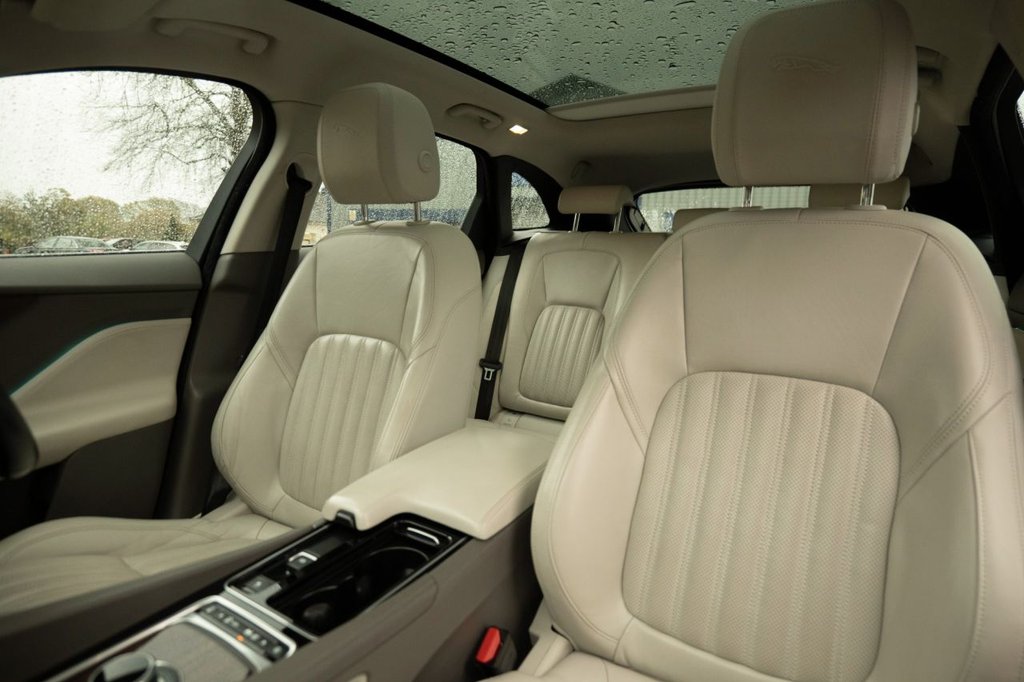 Used Jaguar F-Pace 2017 for sale - 76430089: Photo 17