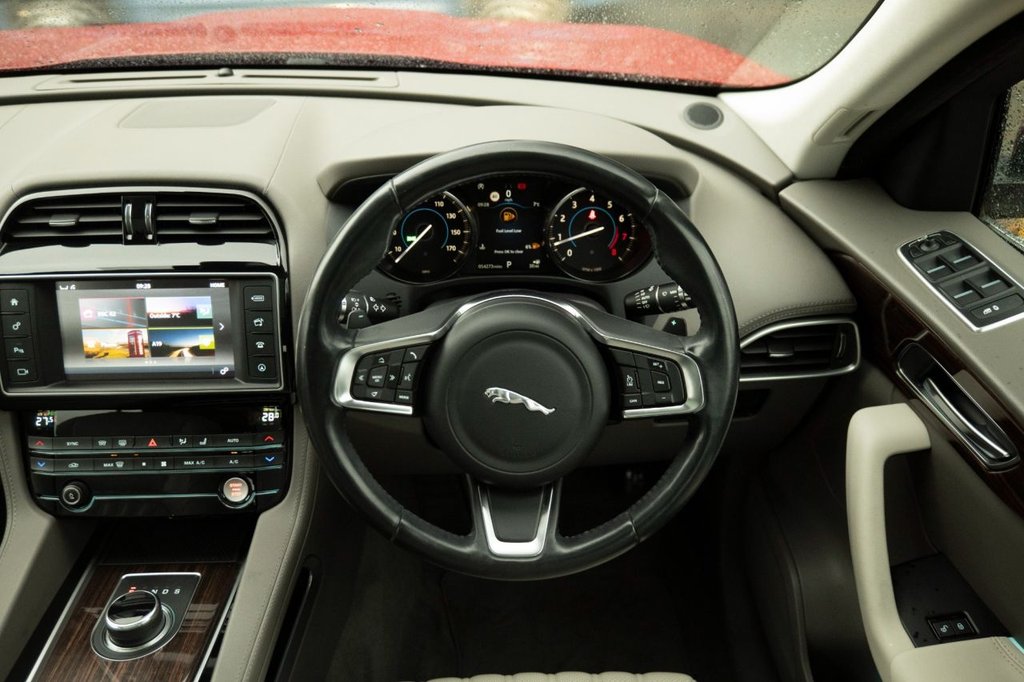 Used Jaguar F-Pace 2017 for sale - 76430089: Photo 7