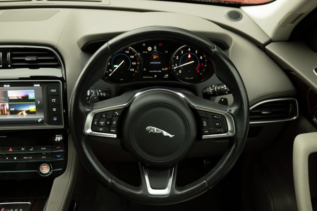 Used Jaguar F-Pace 2017 for sale - 76430089: Photo 8