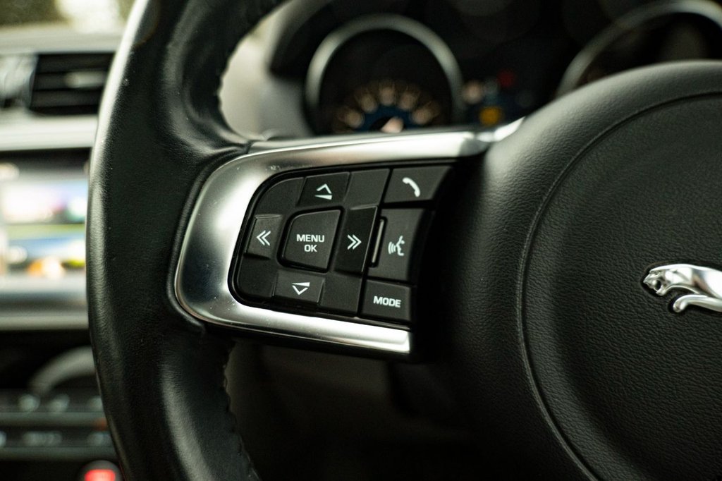 Used Jaguar F-Pace 2017 for sale - 76430089: Photo 9