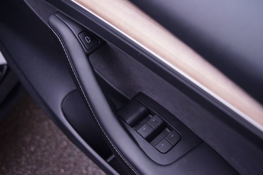 Used Tesla Model 3 2021 for sale - 76386372: Photo 23