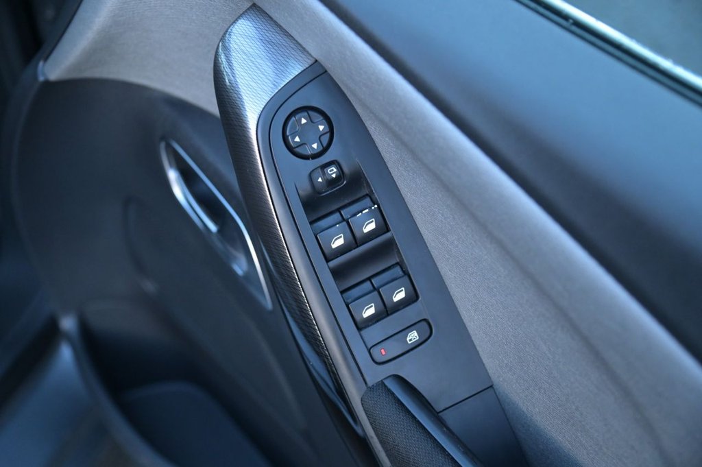 Used Citroen C4 Picasso 2015 for sale - 76665735: Photo 31