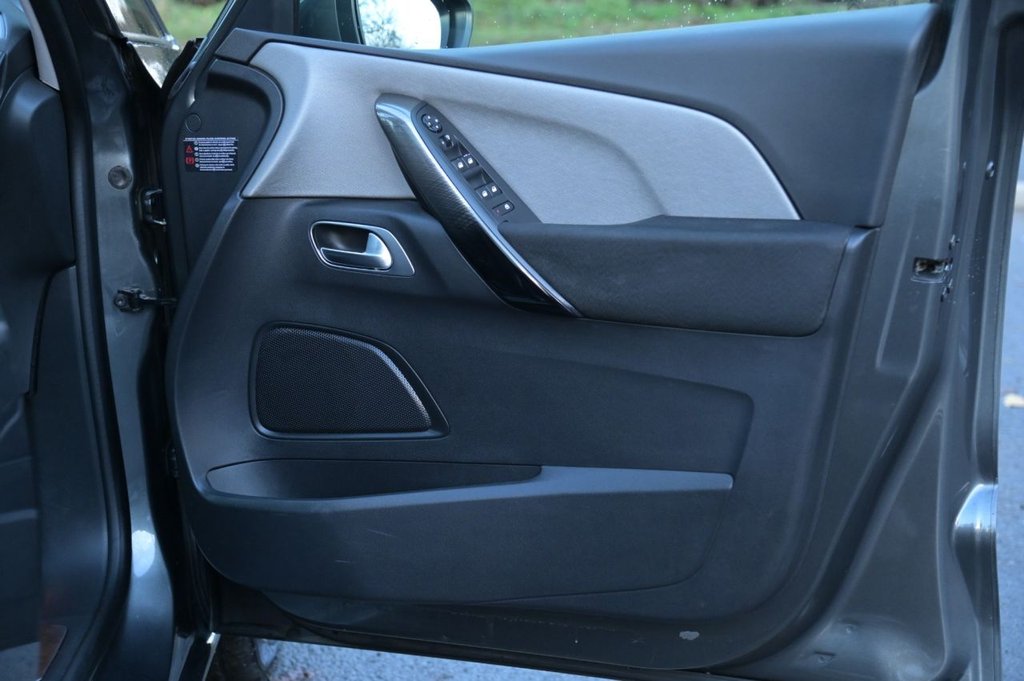 Used Citroen C4 Picasso 2015 for sale - 76665735: Photo 32