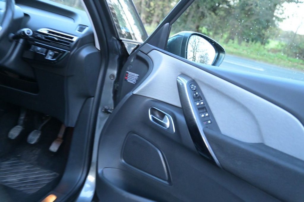 Used Citroen C4 Picasso 2015 for sale - 76665735: Photo 33