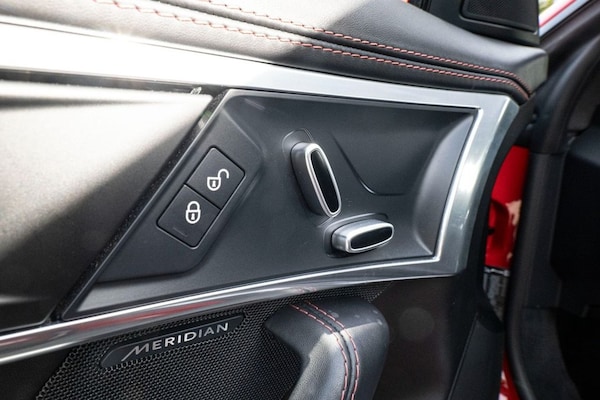 Used Jaguar F-Type 2019 for sale - 75596837: Photo 19