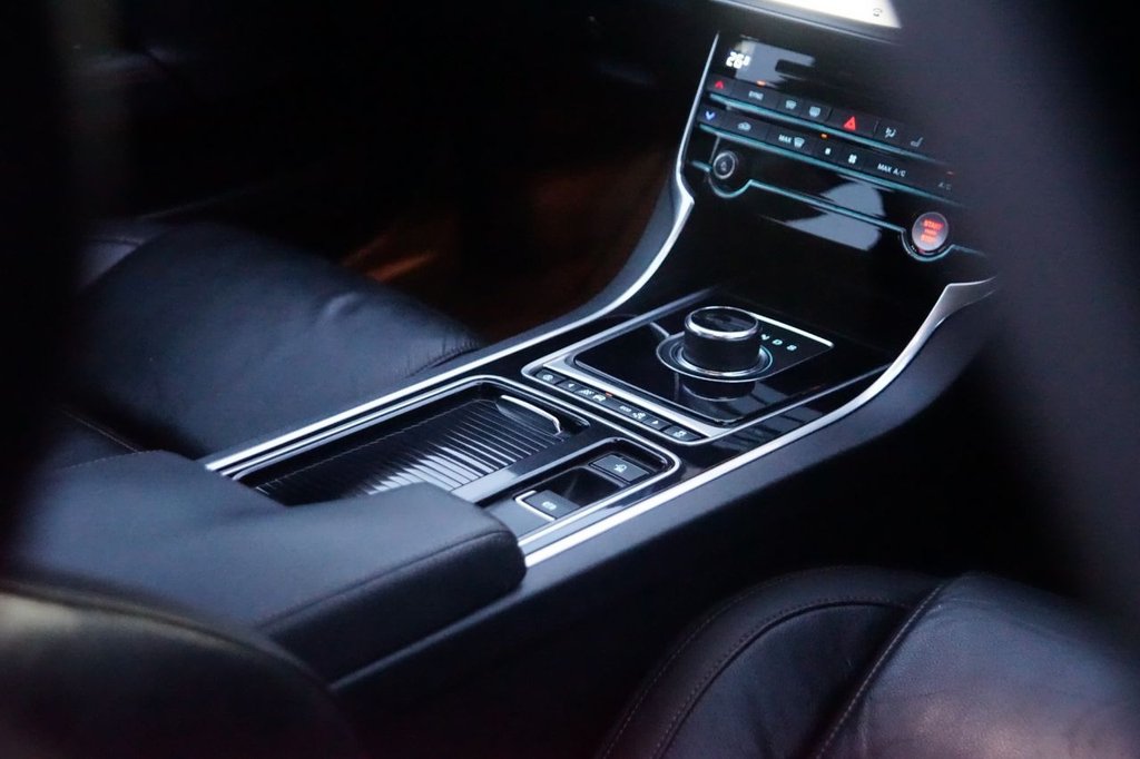 Used Jaguar XE 2017 for sale - 76010153: Photo 20