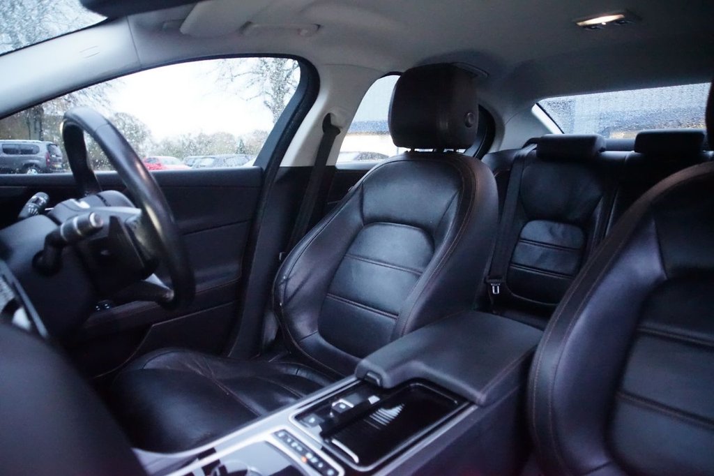 Used Jaguar XE 2017 for sale - 76010153: Photo 22