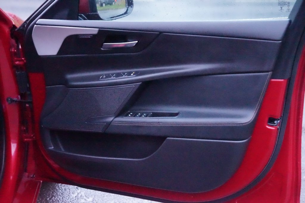 Used Jaguar XE 2017 for sale - 76010153: Photo 25