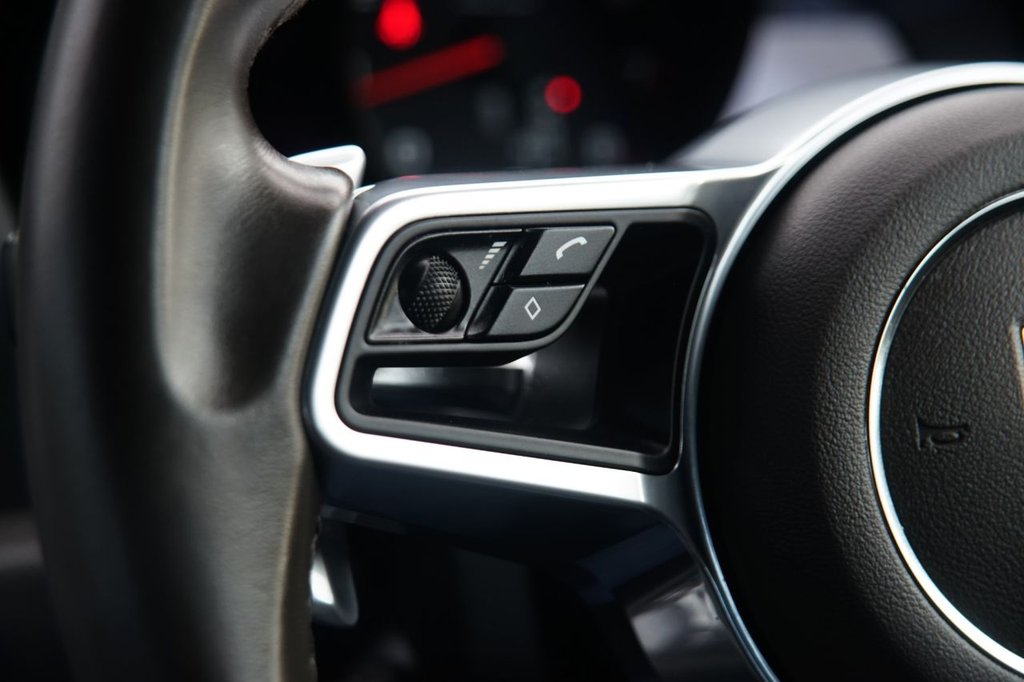 Used Porsche Macan 2020 for sale - 76203310: Photo 12