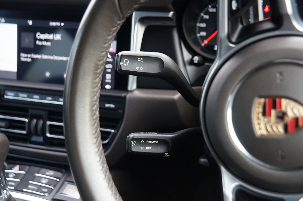 Used Porsche Macan 2020 for sale - 76203310: Photo 14