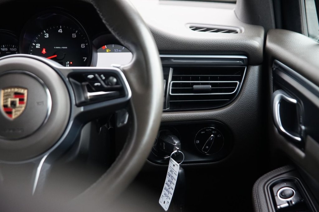 Used Porsche Macan 2020 for sale - 76203310: Photo 18