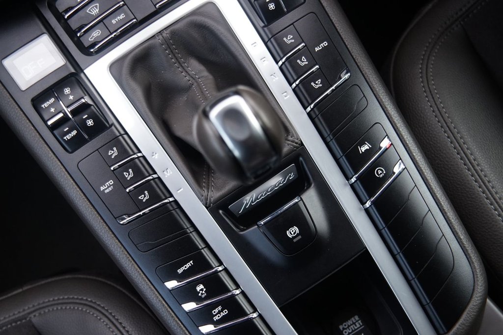 Used Porsche Macan 2020 for sale - 76203310: Photo 23