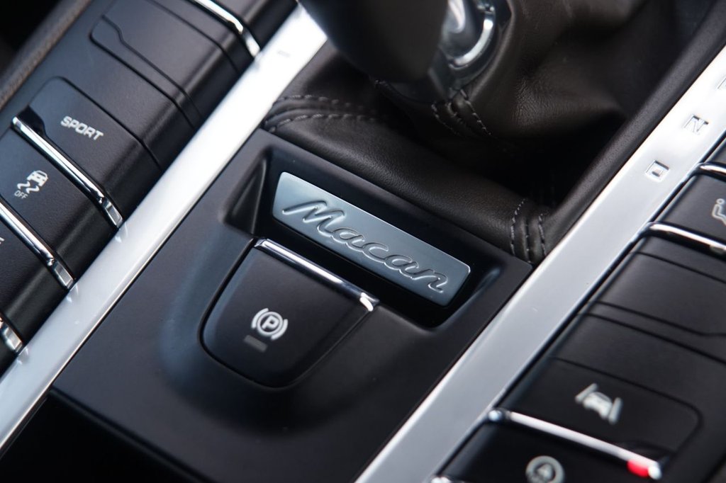 Used Porsche Macan 2020 for sale - 76203310: Photo 24