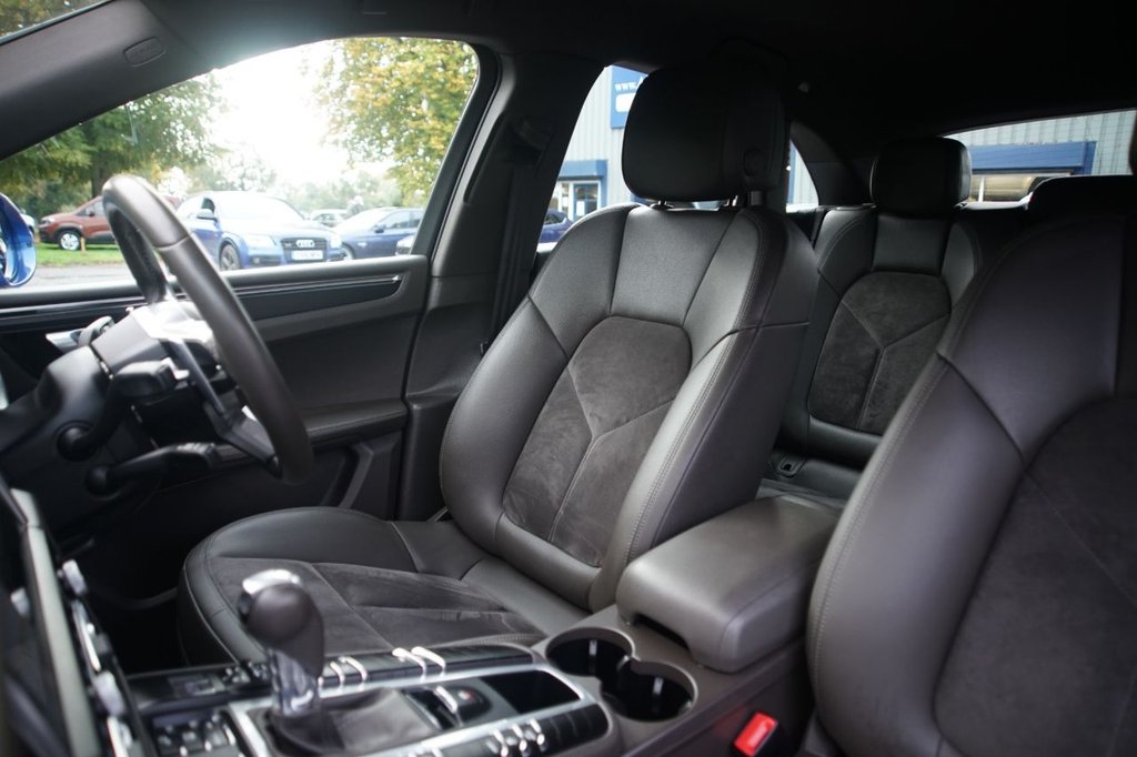 Used Porsche Macan 2020 for sale - 76203310: Photo 27