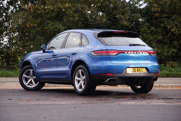 Used Porsche Macan 2020 for sale - 76203310: Photo 2