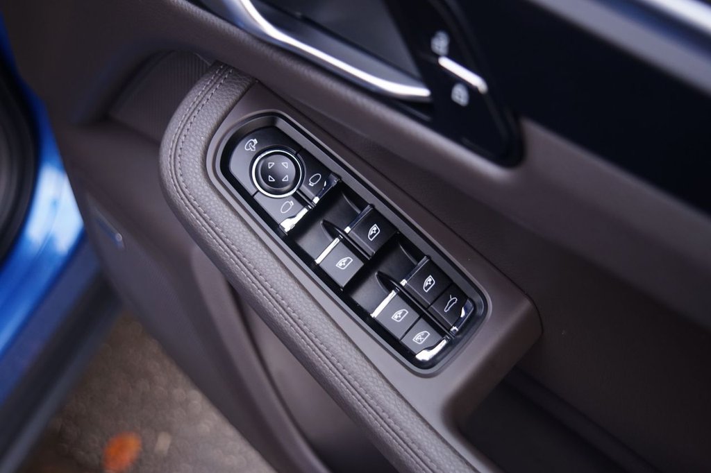 Used Porsche Macan 2020 for sale - 76203310: Photo 30