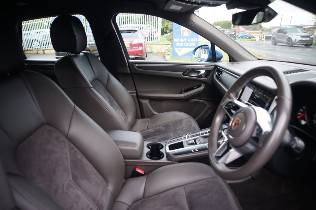 Used Porsche Macan 2020 for sale - 76203310: Photo 33