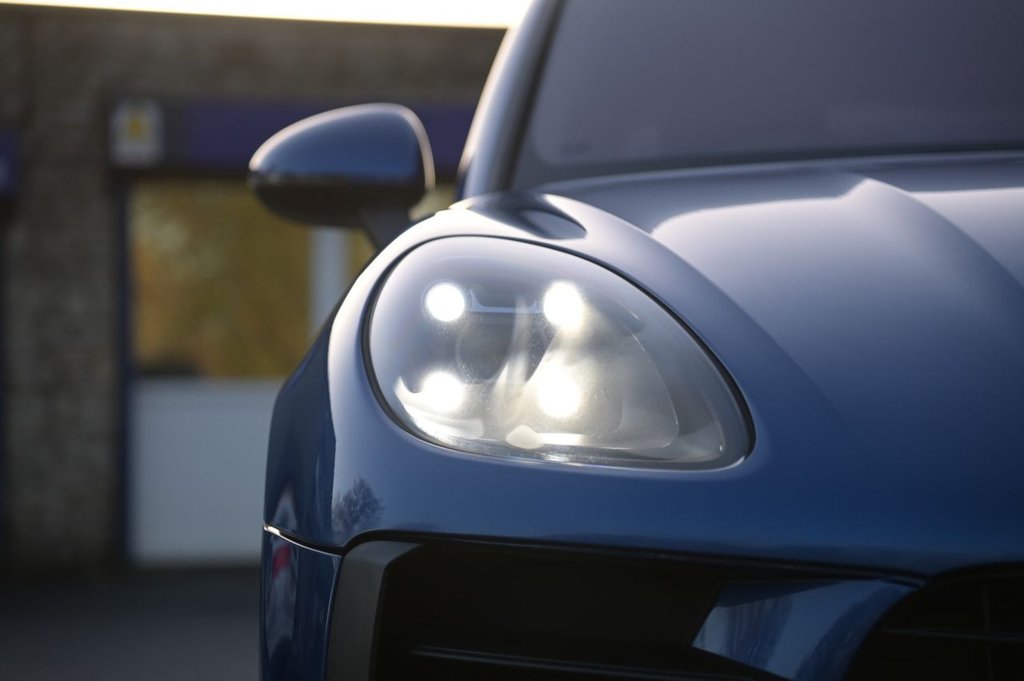 Used Porsche Macan 2020 for sale - 76203310: Photo 37