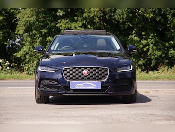 Used Jaguar XE 2019 for sale - 75296028: Photo