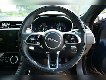 Used Jaguar F-Pace 2022 for sale - 78818582: Photo