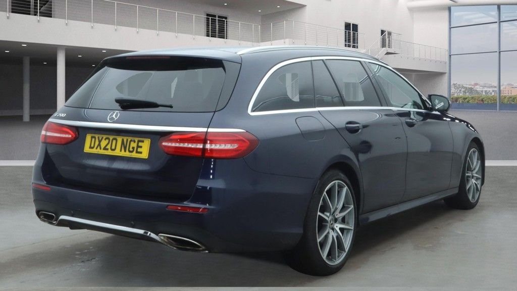 Used Mercedes-Benz E Class 2020 for sale - 77437142: Photo 2