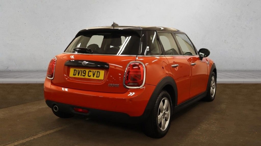 Used MINI Hatch 2019 for sale - 76632324: Photo 2