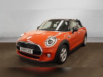 Used MINI Hatch 2019 for sale - 76632324: Photo