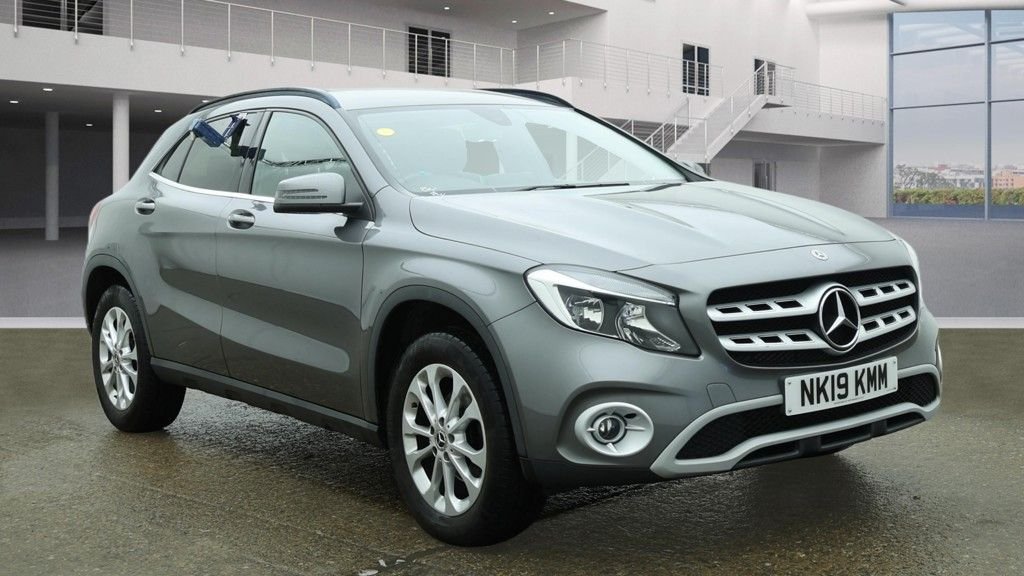 Used Mercedes-Benz GLA 2019 for sale - 78017655: Photo 1