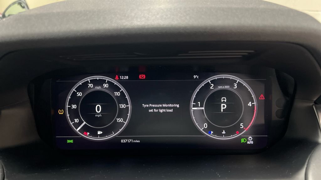 Used Land Rover Discovery Sport 2019 for sale - 76923910: Photo 9