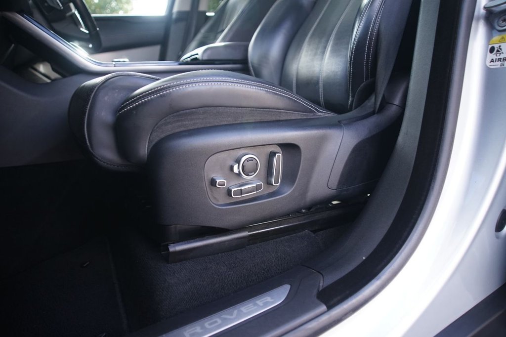 Used Land Rover Range Rover Velar 2017 for sale - 75961901: Photo 25