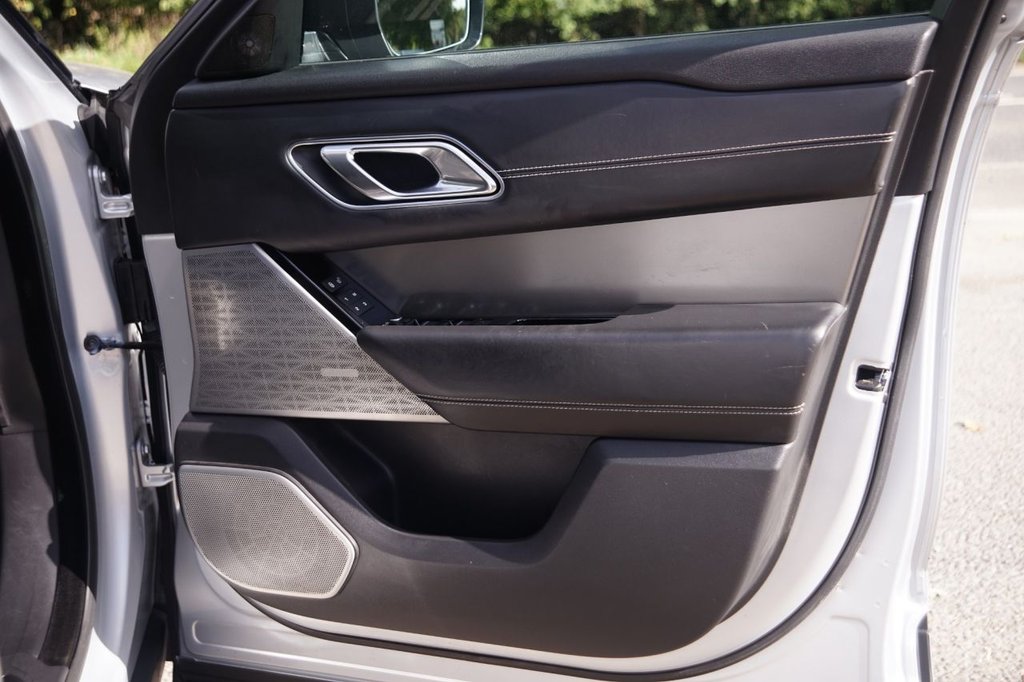 Used Land Rover Range Rover Velar 2017 for sale - 75961901: Photo 29