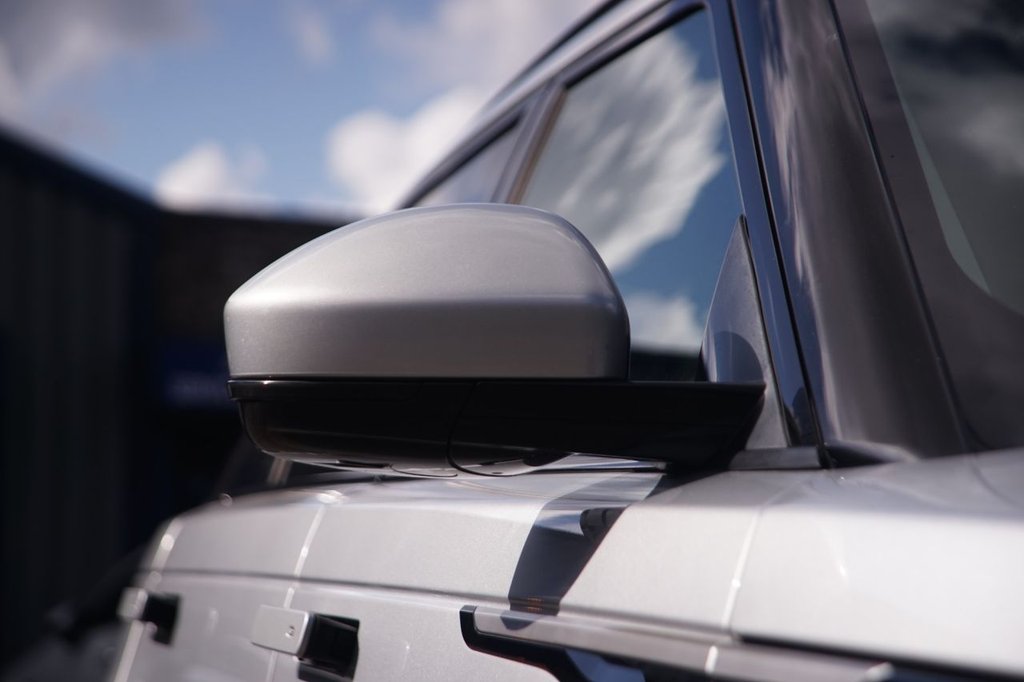 Used Land Rover Range Rover Velar 2017 for sale - 75961901: Photo 41