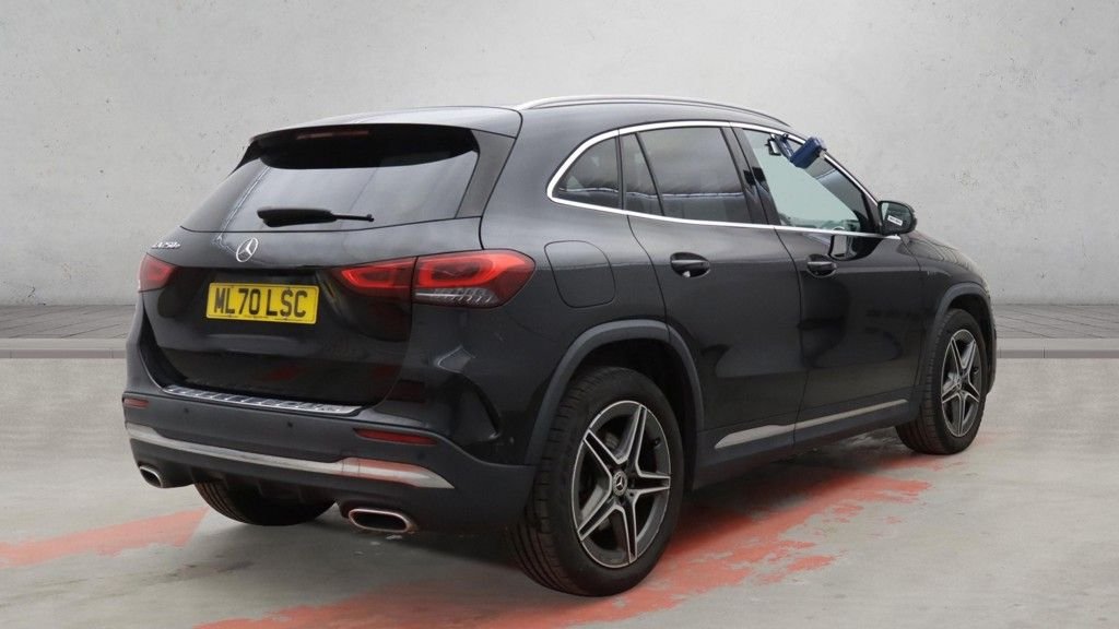 Used Mercedes-Benz GLA 2020 for sale - 76642802: Photo 2