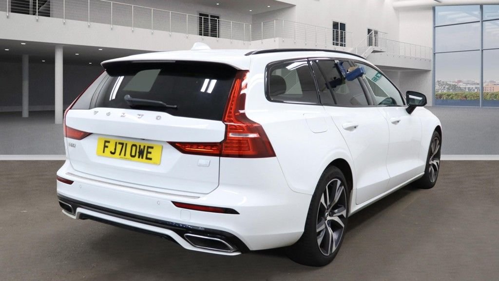 Used Volvo V60 2021 for sale - 76132918: Photo 2
