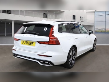 Used Volvo V60 2021 for sale - 76132918: Photo 2