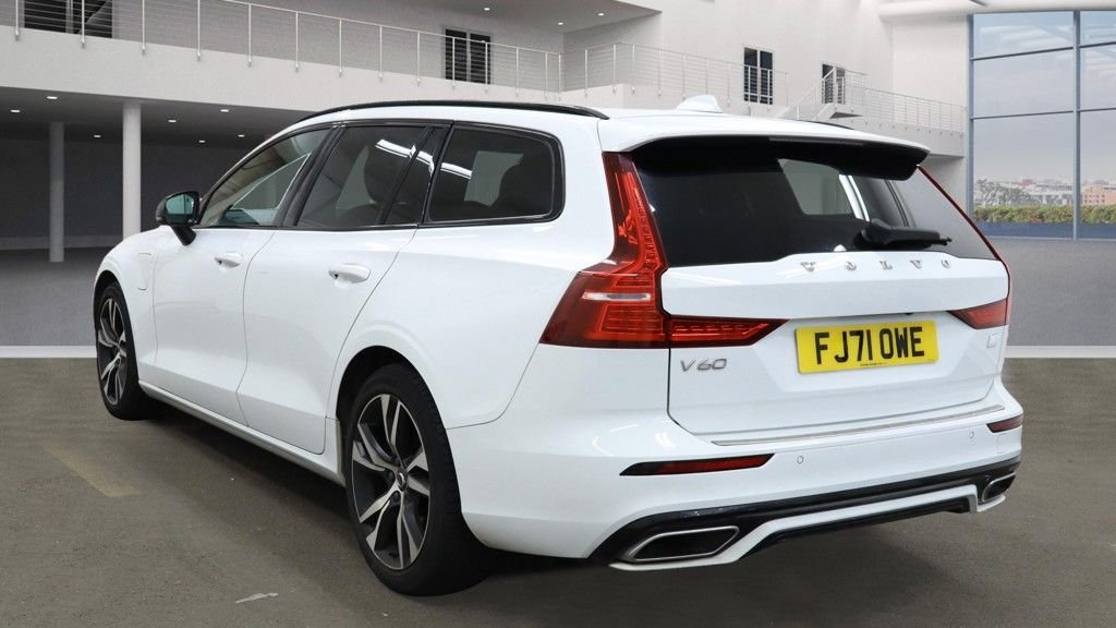 Used Volvo V60 2021 for sale - 76132918: Photo 3