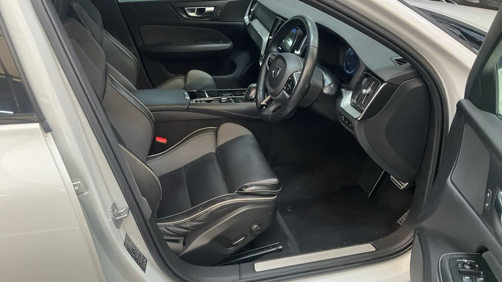 Used Volvo V60 2021 for sale - 76132918: Photo 5
