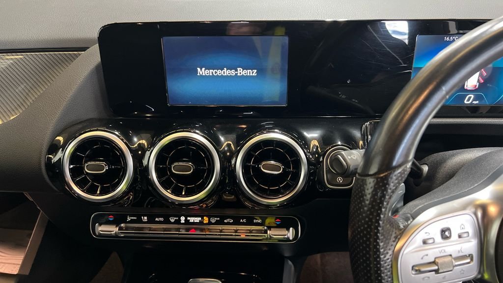 Used Mercedes-Benz GLA 2022 for sale - 76417727: Photo 8